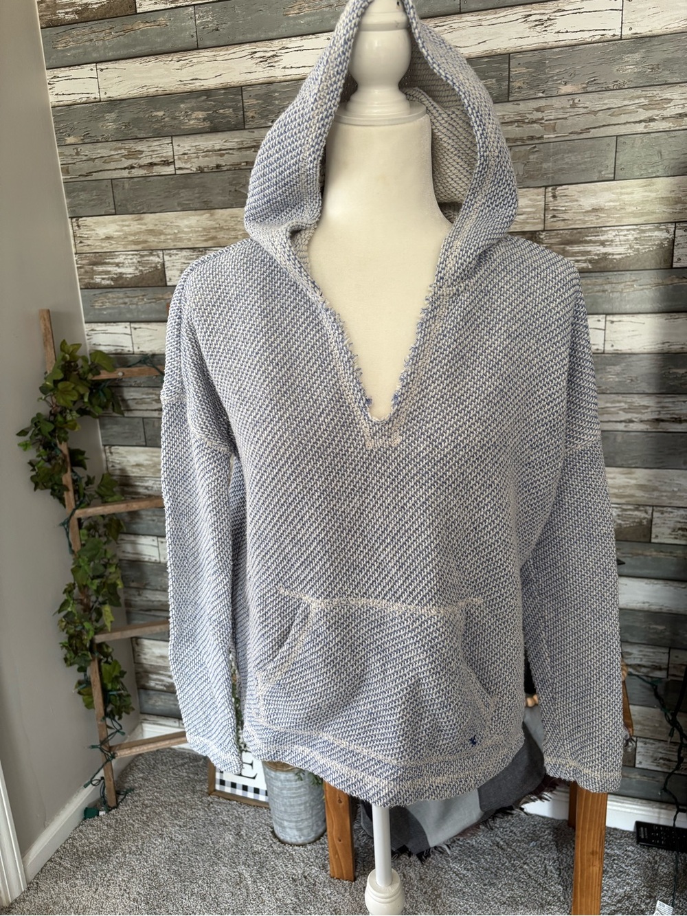 American Eagle Beach Coastal Two-Toned Knit V-Neck Hooded Sweater Womens Size S